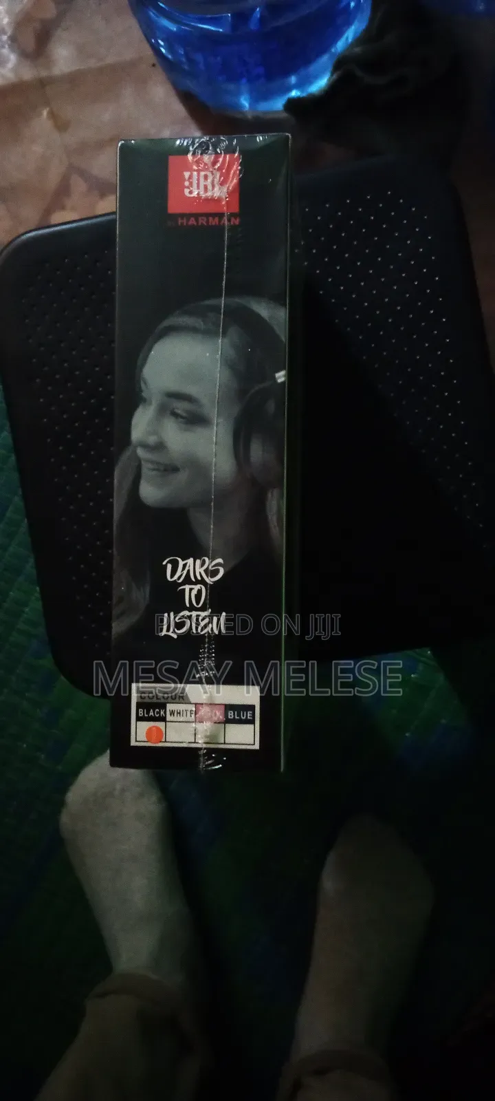 JBL Pure Bass Wireless Headset Tune 900