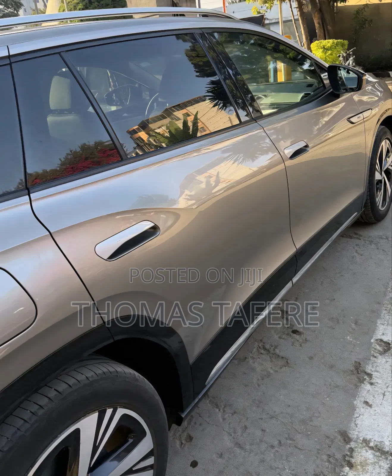 Volkswagen ID.6 2024 Gold