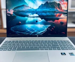 Photo - New Laptop HP Pavilion 17 16GB Intel Core I7 SSD 1T