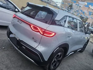 BYD Yuan Up 2025 Silver