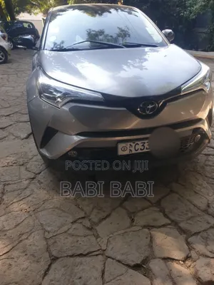 Photo - Toyota C-HR 2022 Silver