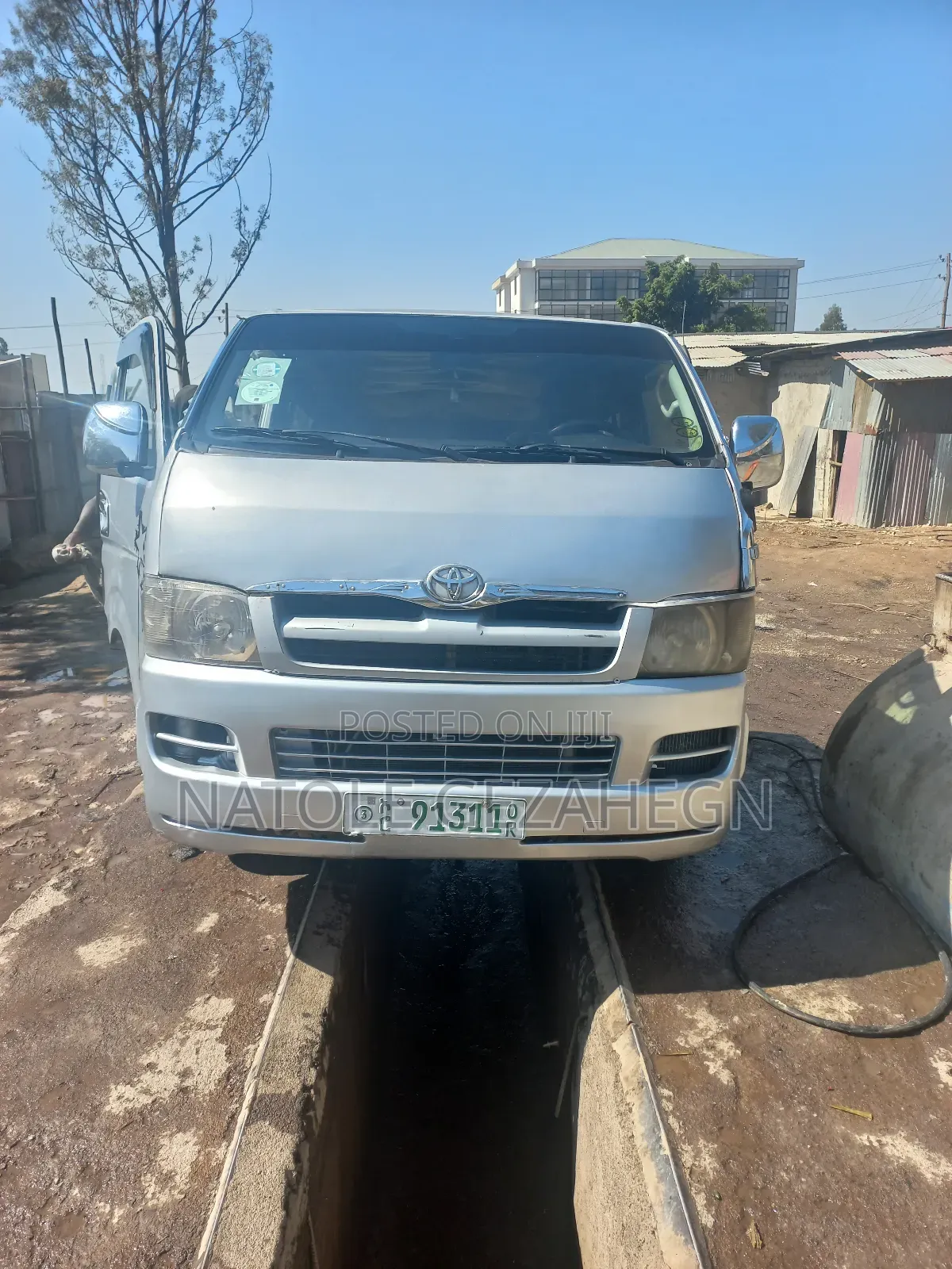 Toyota HiAce 2010 Silver