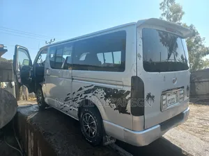 Toyota HiAce 2010 Silver