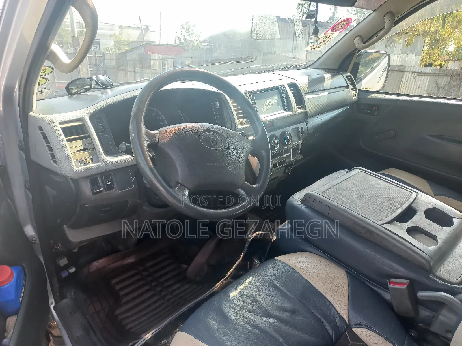 Toyota HiAce 2010 Silver