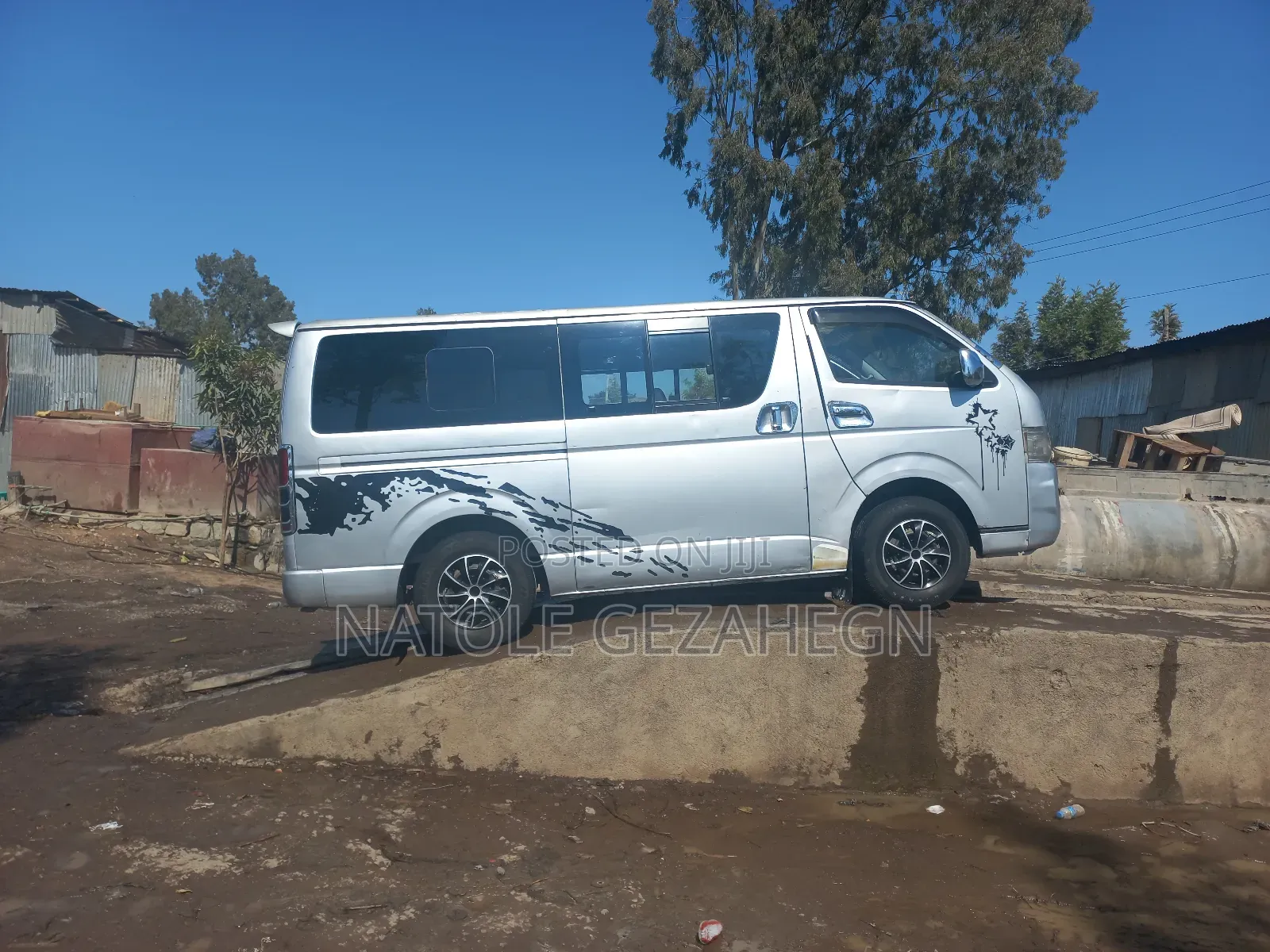 Toyota HiAce 2010 Silver