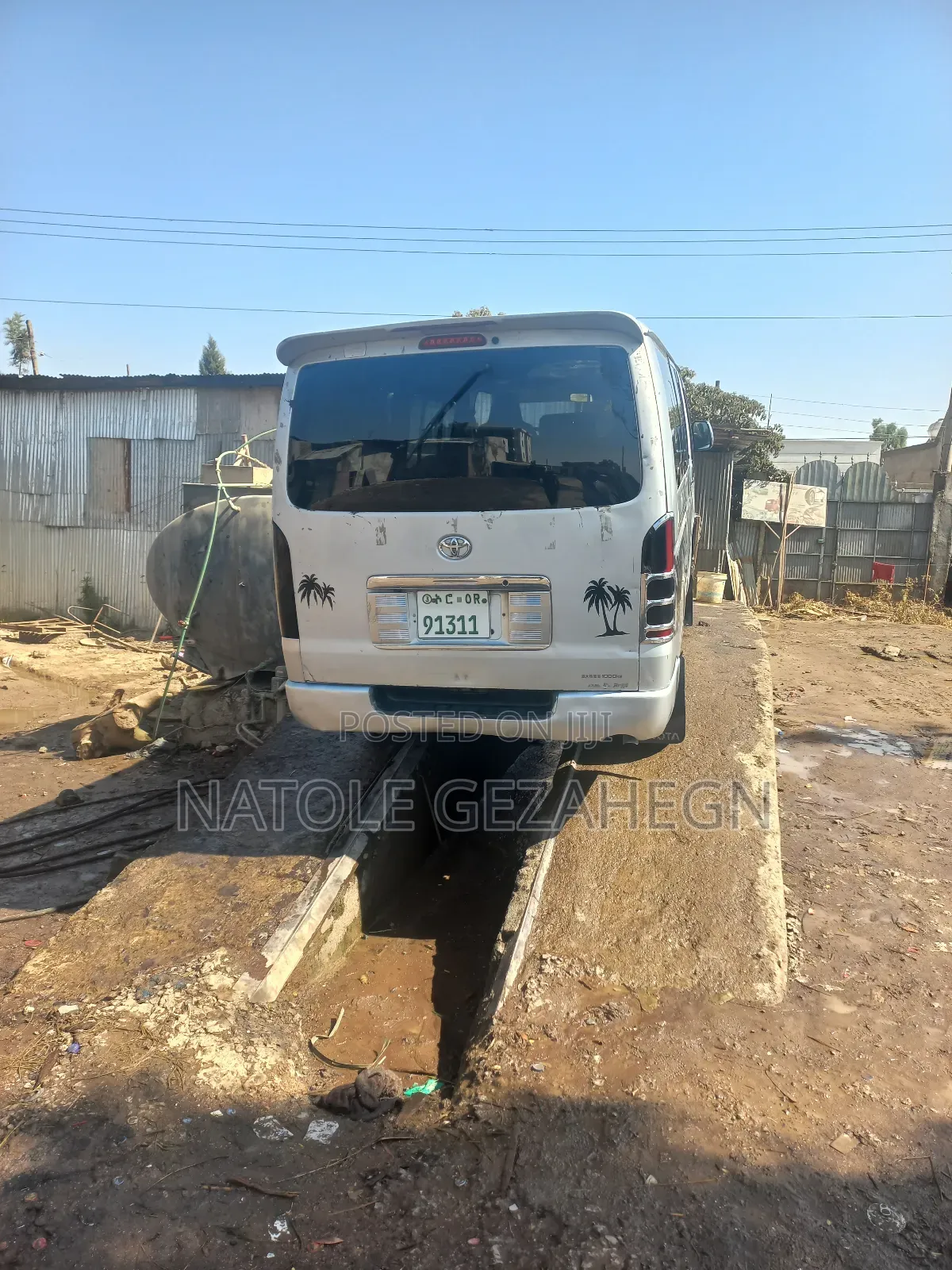 Toyota HiAce 2010 Silver