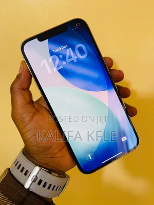 Photo - Apple iPhone 12 Pro Max 128 GB Gold