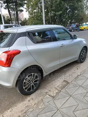 Photo - Suzuki Swift 2022 Silver
