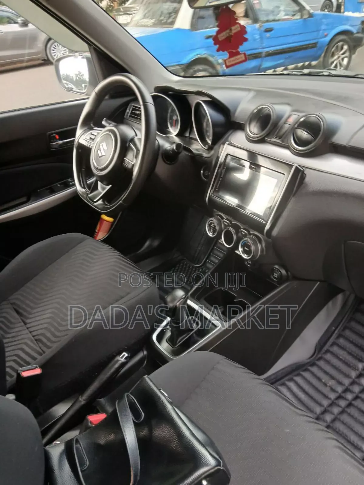 Suzuki Swift 2022 Silver