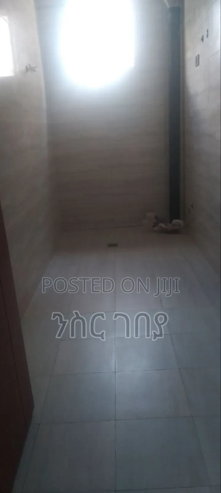 Furnished 2bdrm Condo in Aykt Mekedonia, Yeka for rent