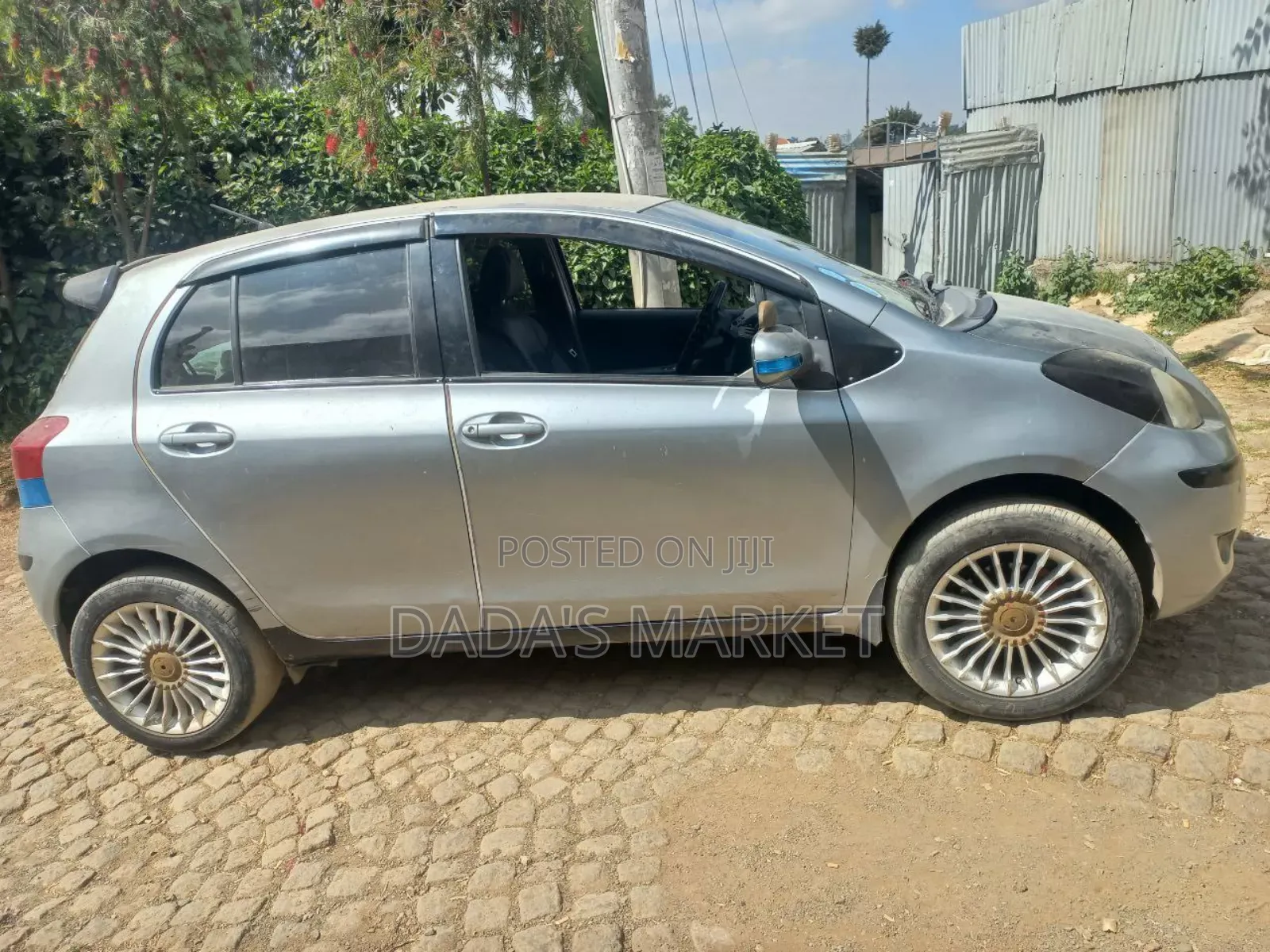 Toyota Yaris 2010 Silver