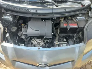 Toyota Yaris 2010 Silver