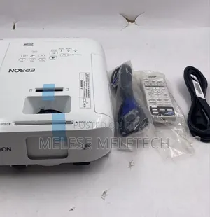 New Epson 2245u LCD Projector