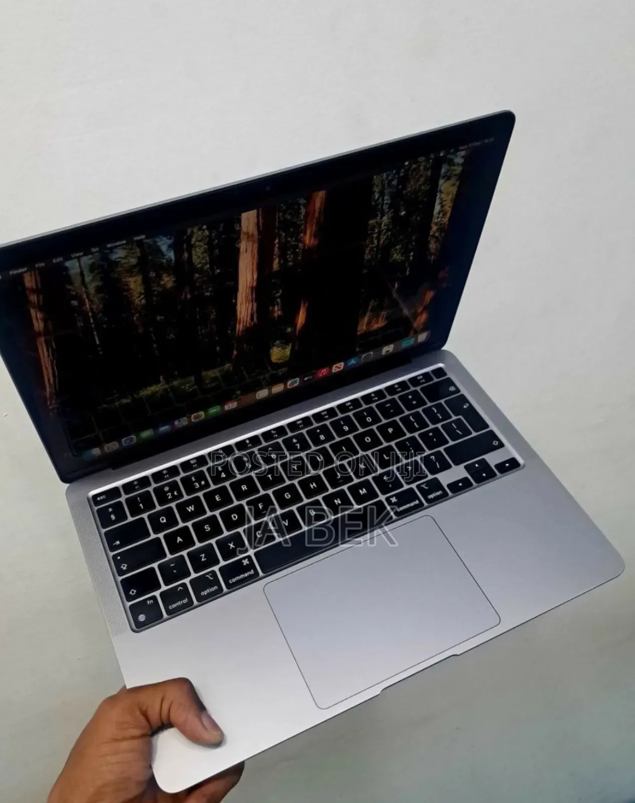 New Laptop Apple MacBook Air 2020 M1 16GB Apple M1 SSD 256GB