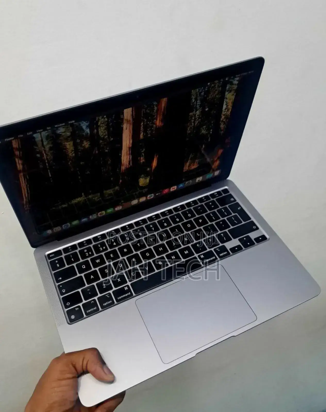 New Laptop Apple MacBook Air 2020 M1 16GB Apple M1 SSD 256GB