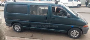 Toyota HiAce 2001 Green