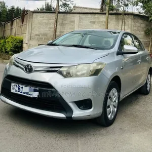 Toyota Yaris 2014 Off white
