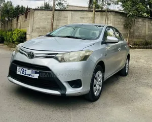 Toyota Yaris 2014 Off white