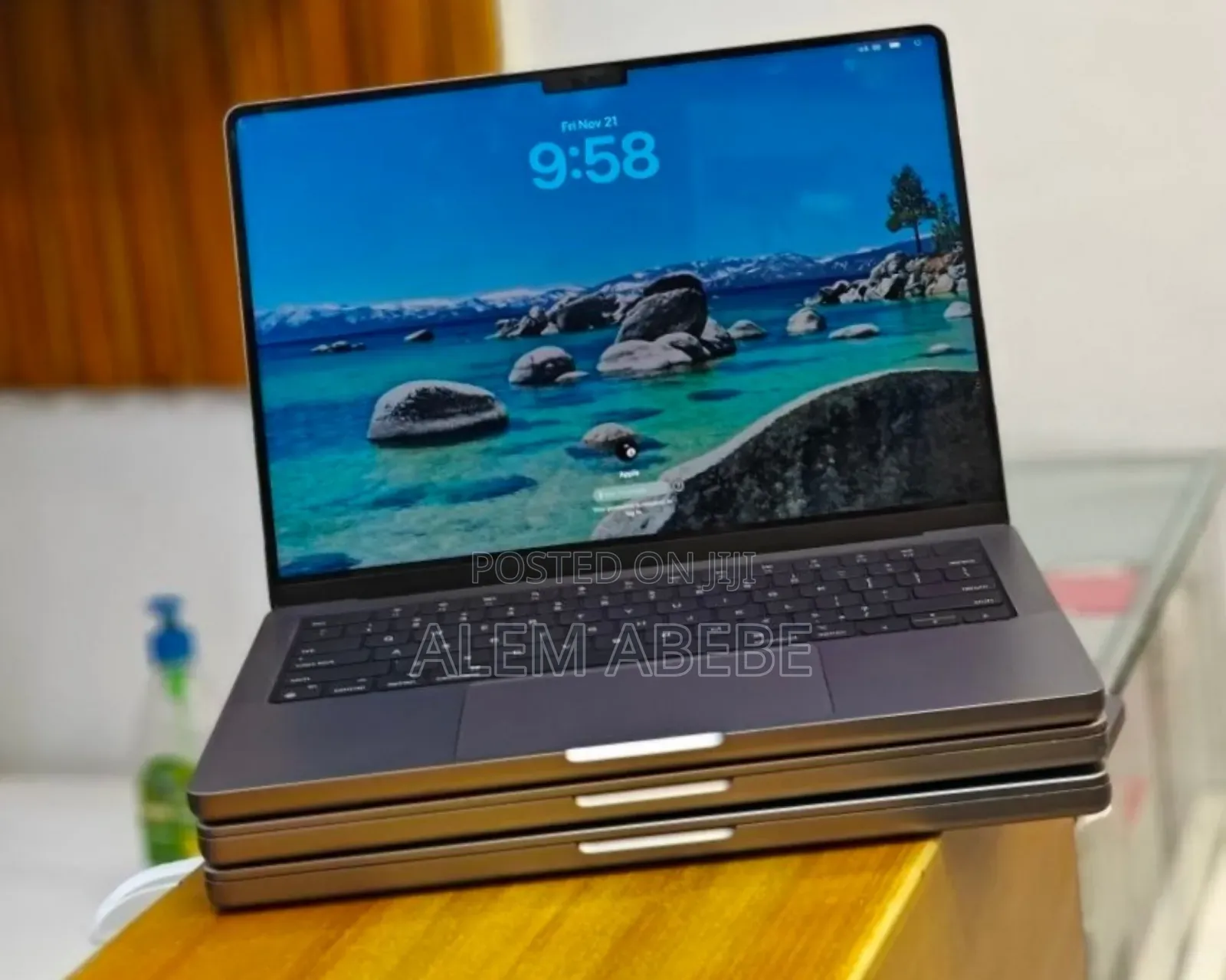 New Laptop Apple MacBook Pro M1 32GB Apple M1 Pro SSD 512GB