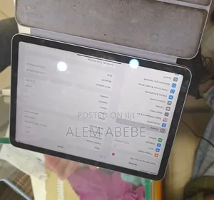 New Apple iPad Air (2022) 64 GB