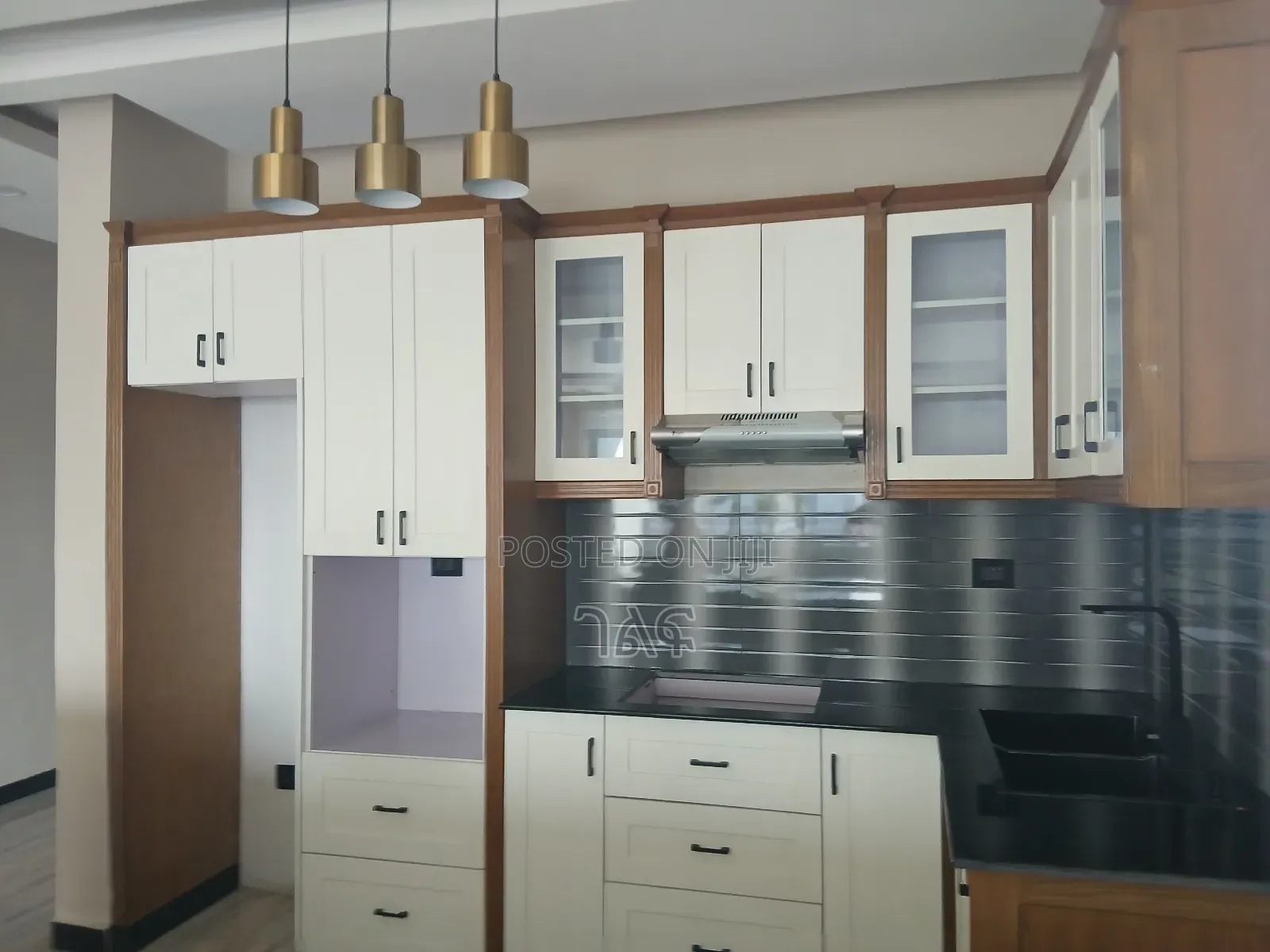 3bdrm Apartment in 236 ካሬ ቦሌ መስቀል ፍላወር, Bole for sale