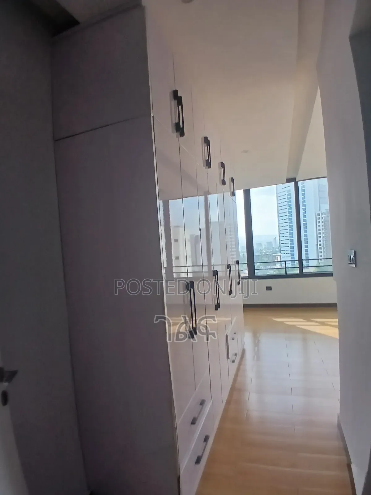 3bdrm Apartment in 236 ካሬ ቦሌ መስቀል ፍላወር, Bole for sale