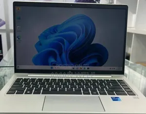 New Laptop HP EliteBook 830 G8 16GB Intel Core I7 SSD 512GB