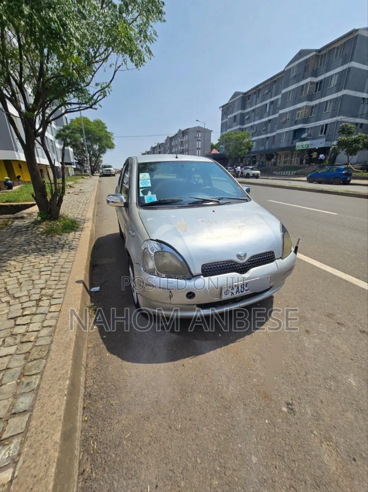 Toyota Vitz 2001 Silver