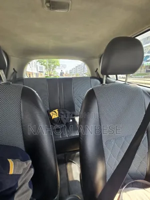 Toyota Vitz 2001 Silver