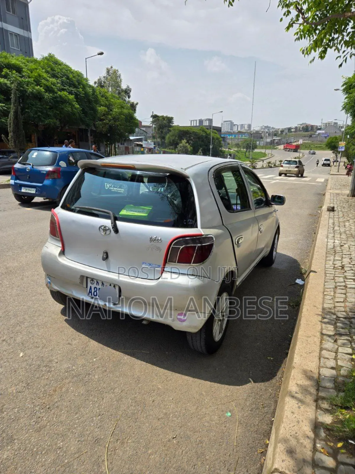 Toyota Vitz 2001 Silver