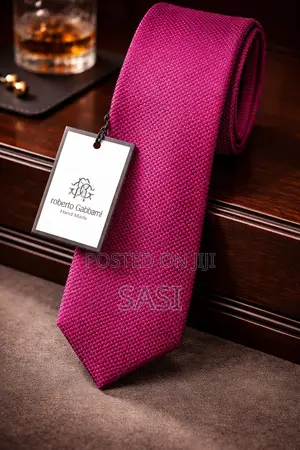 Photo - Elegant Red Textured Silk Tie – Timeless Executive Style