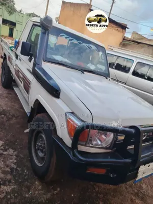 Photo - Toyota Land Cruiser 2011