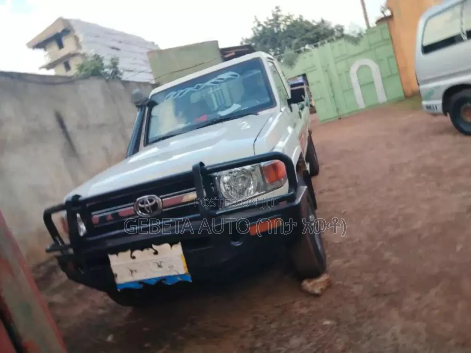 Toyota Land Cruiser 2011