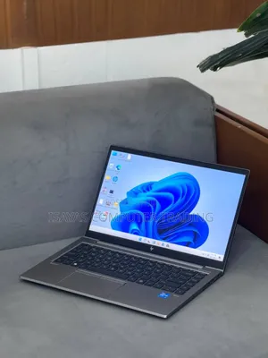 New Laptop HP ZBook Firefly G8 16GB Intel Core I5 SSD 512GB