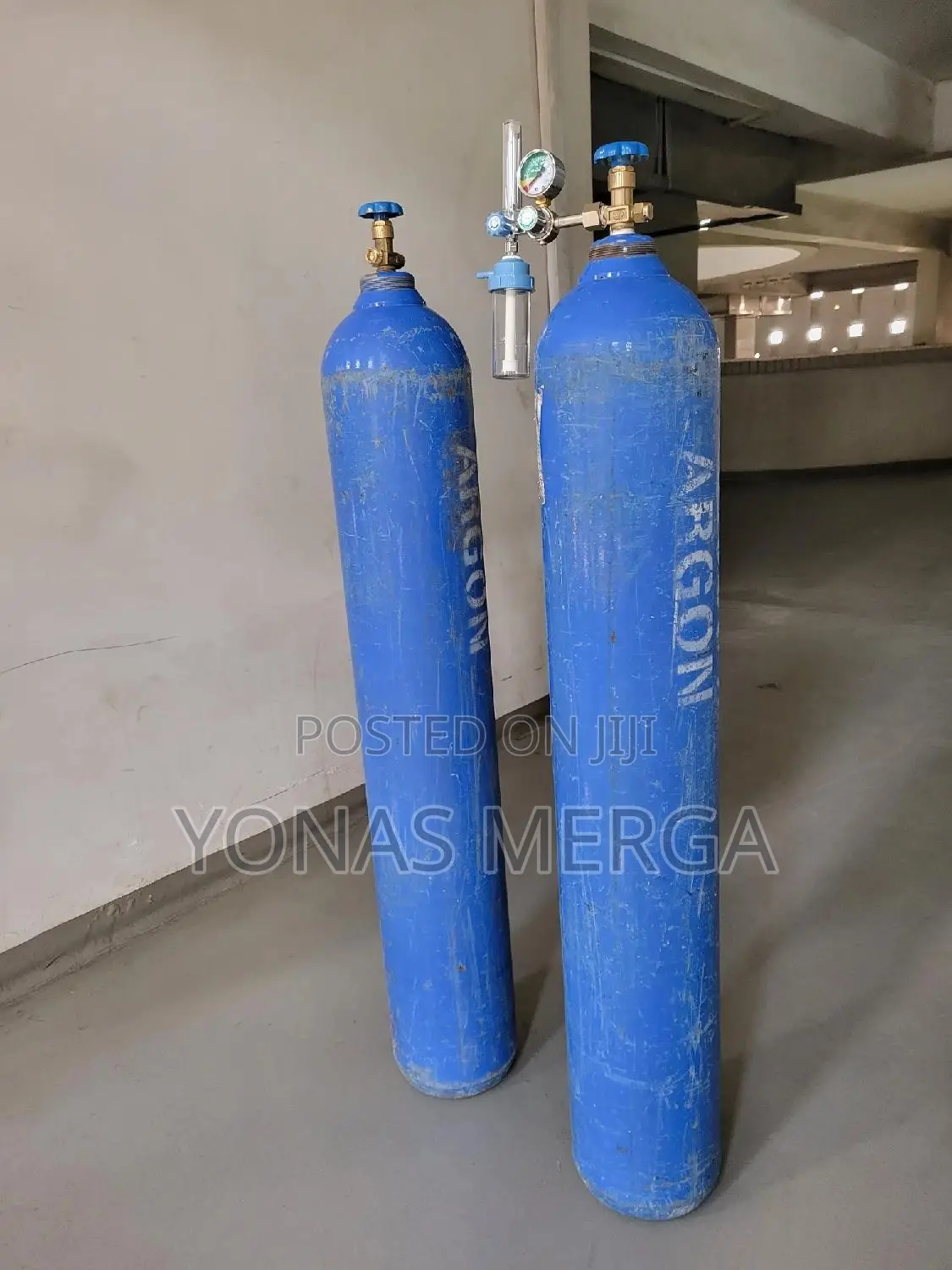 42 Litters裁塚oxygen Cylinder包術cylinders Are Typically Made of Steel