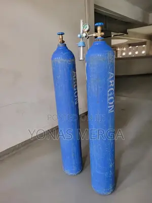 42 Litters裁塚oxygen Cylinder包術cylinders Are Typically Made of Steel