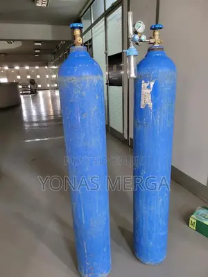 Photo - Oxygen Cylinder屣嵊40litter疇疇cylinder in Industry/Home and Everyday Life