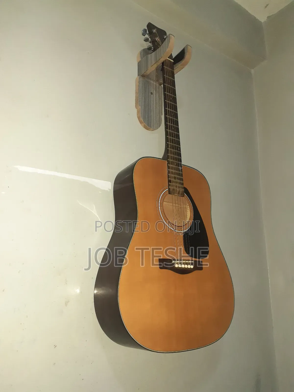 Guitar Acoustic