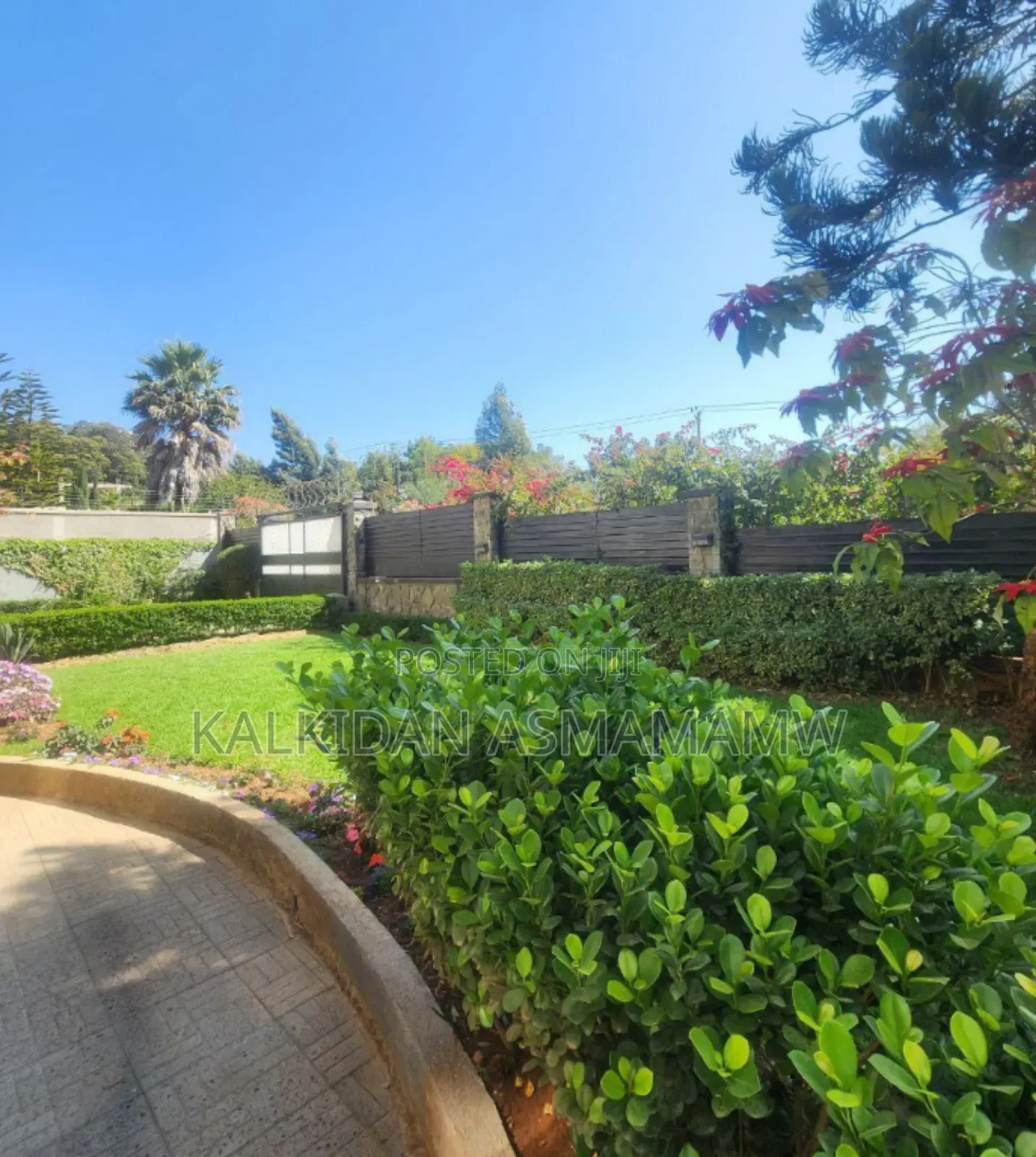 Furnished 8bdrm Apartment in Bole for sale