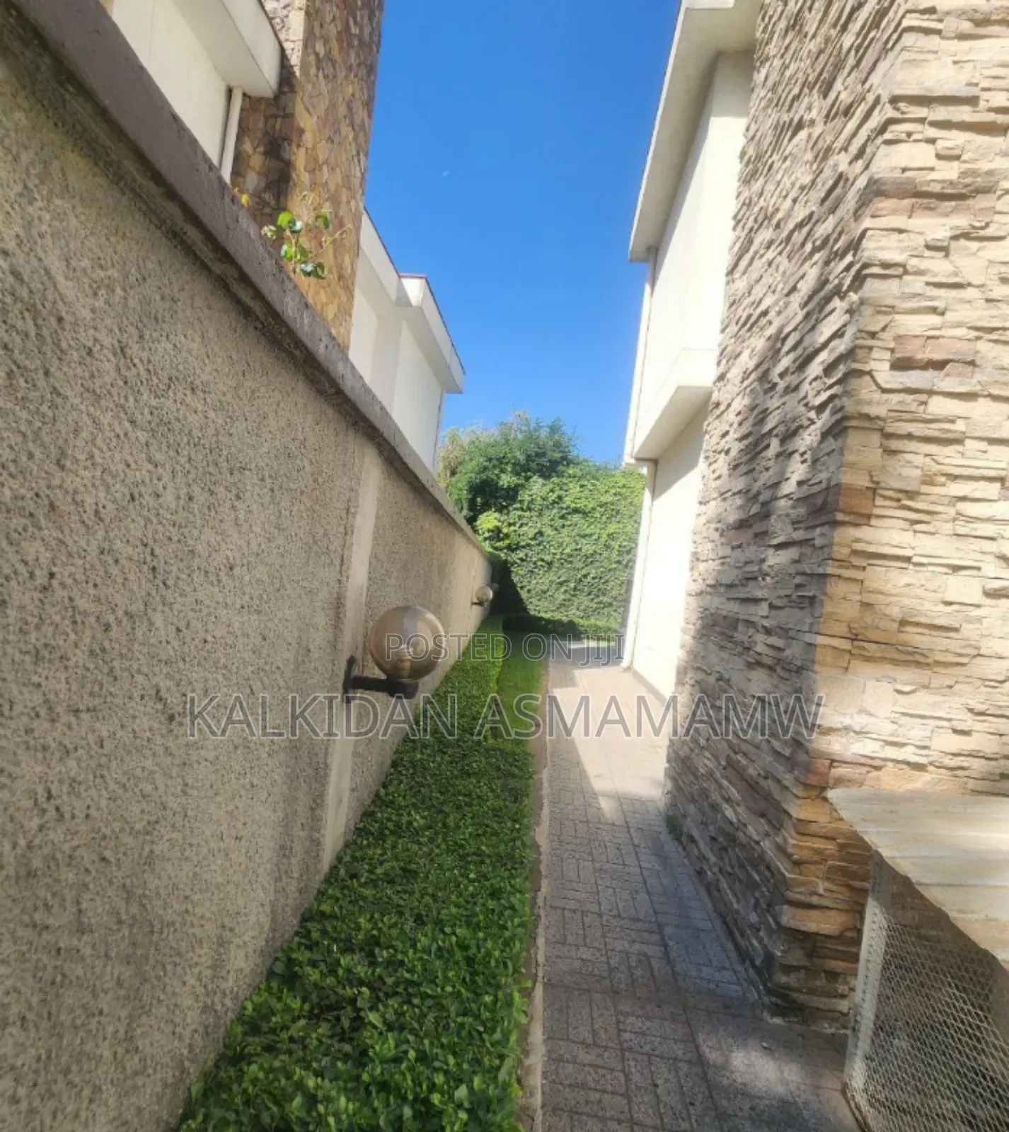 Furnished 8bdrm Apartment in Bole for sale