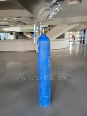 Photo - Oxygen Cylinder身啓high-Pressure Gas Cylinders Must Be Stored