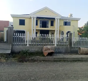6bdrm House in Bole for sale