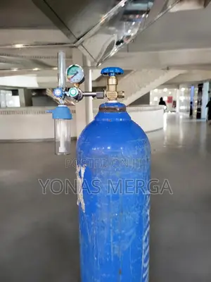 Photo - Oxygen Cylinder蘋罔medical Oxygen Tank坌昀for Gas Supply of Intensive Care