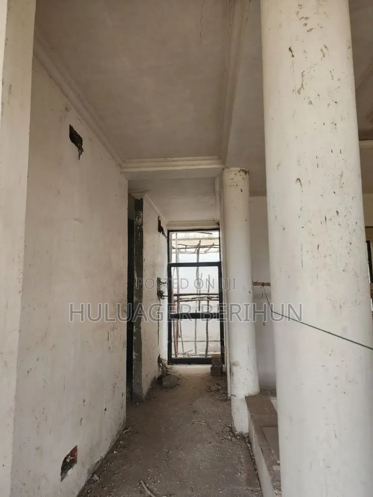7bdrm Apartment in Bole for sale