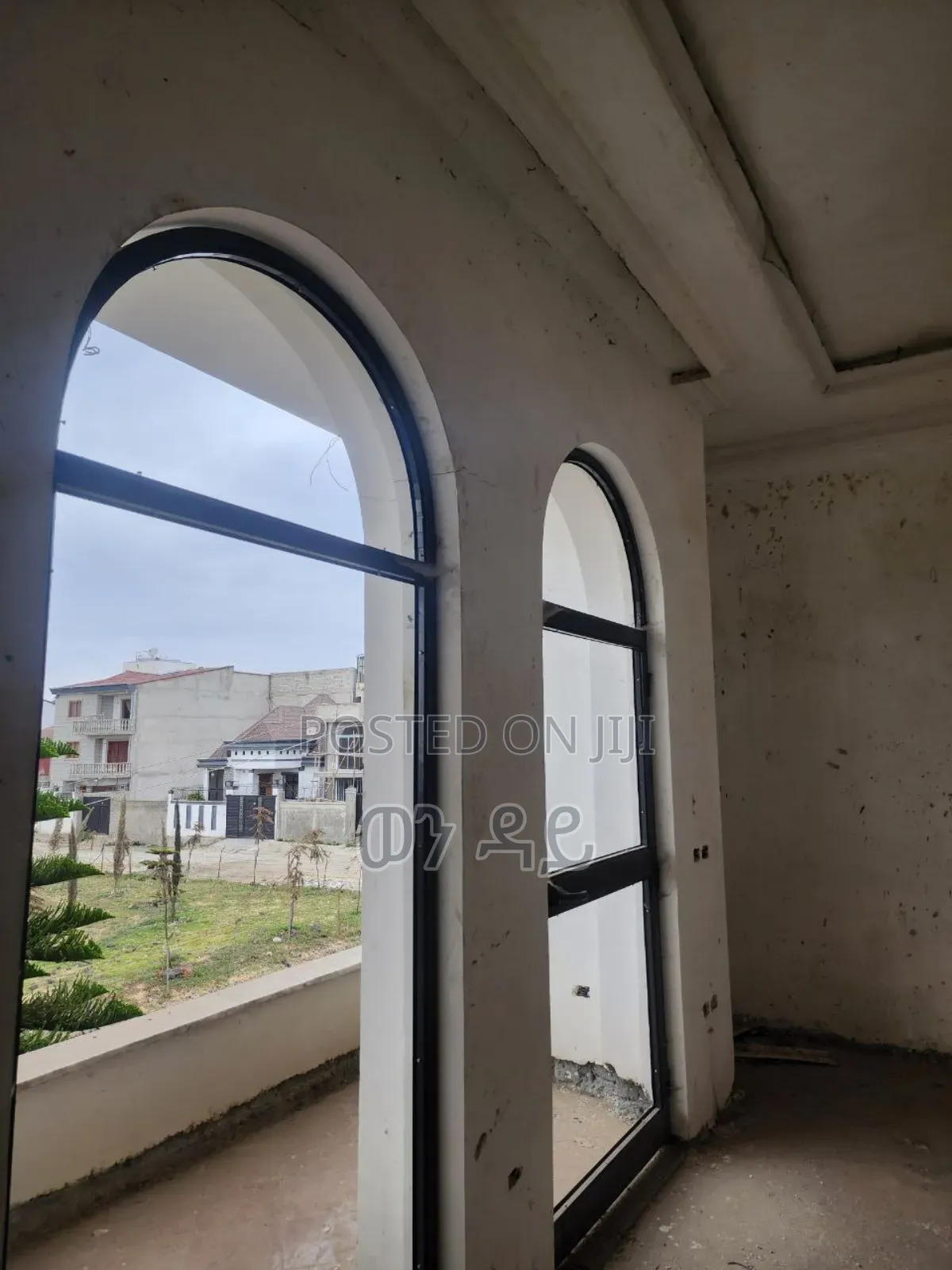 7bdrm Apartment in Bole for sale