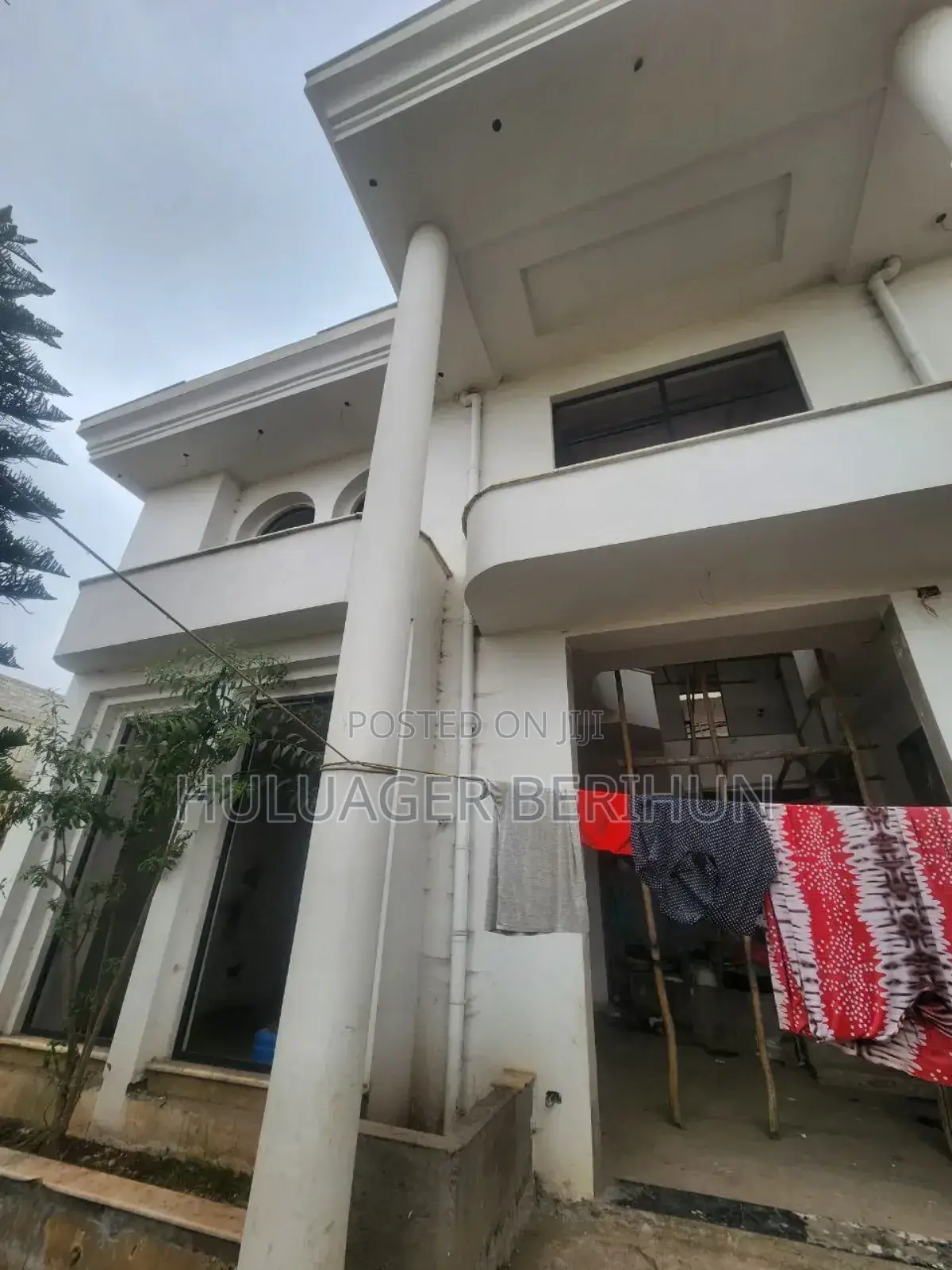 7bdrm Apartment in Bole for sale