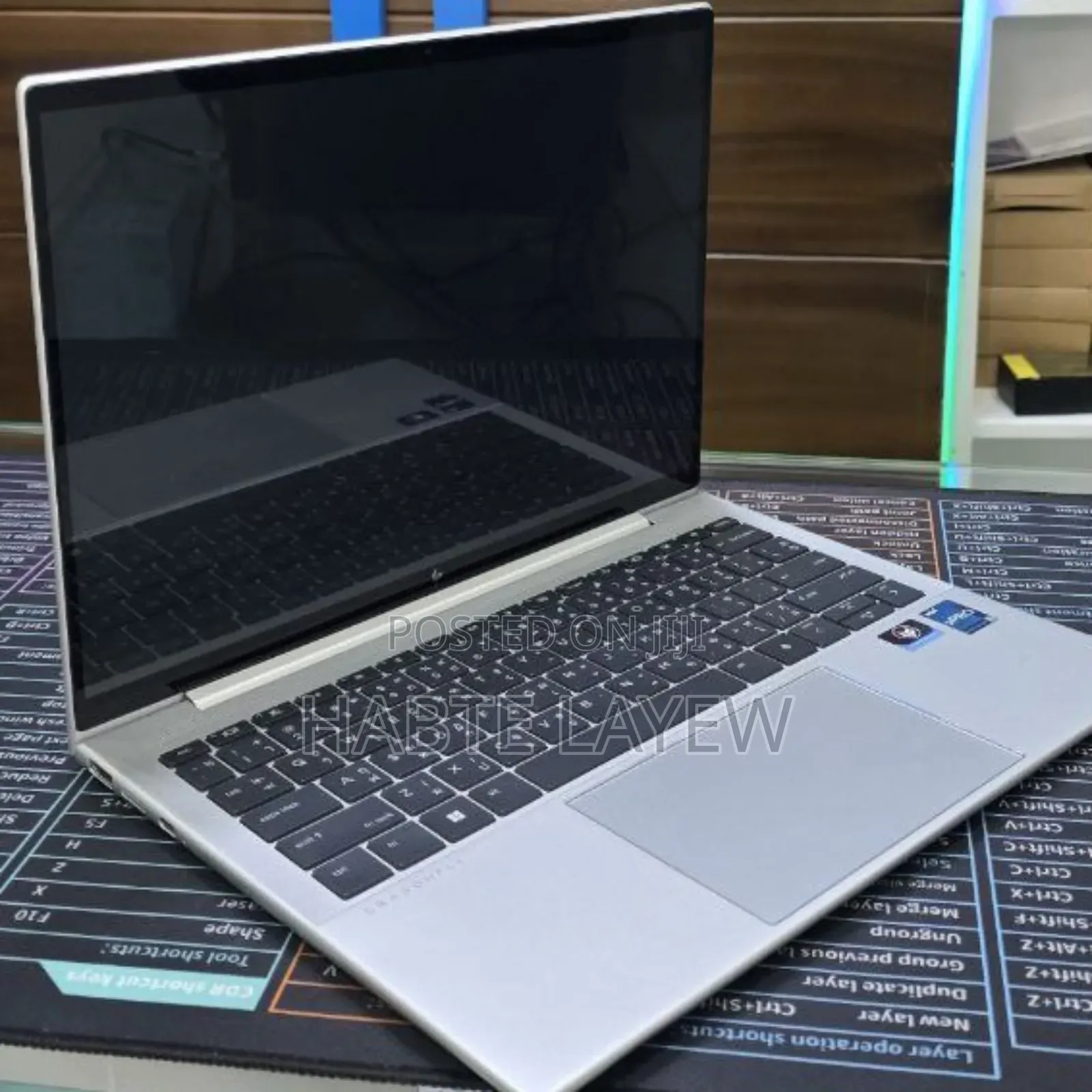 New Laptop HP Dragonfly Folio 16GB Intel Core I7 SSD 512GB