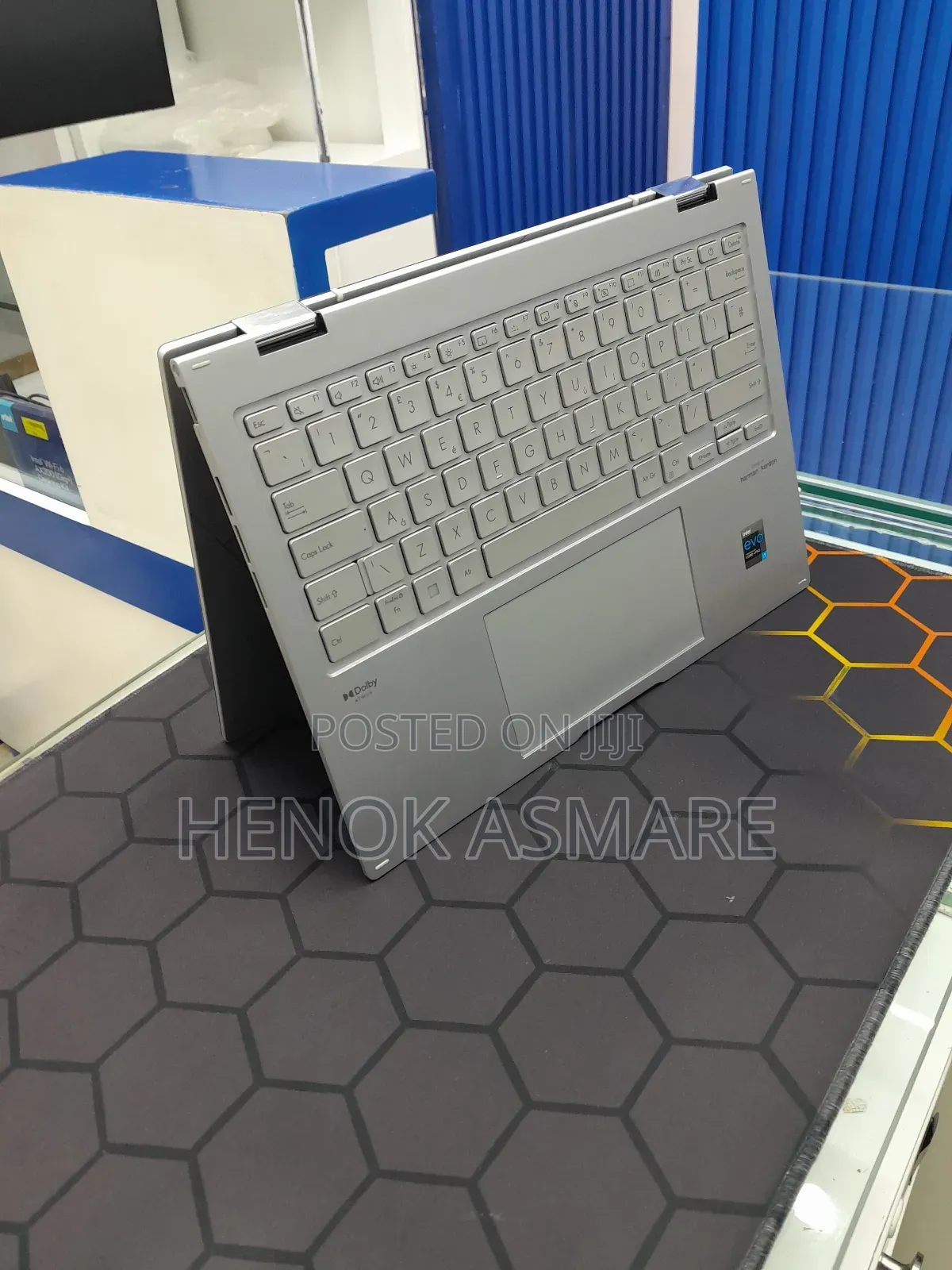 New Laptop Asus ZenBook 13 UX331UN 16GB Intel Core I7 SSD 512GB