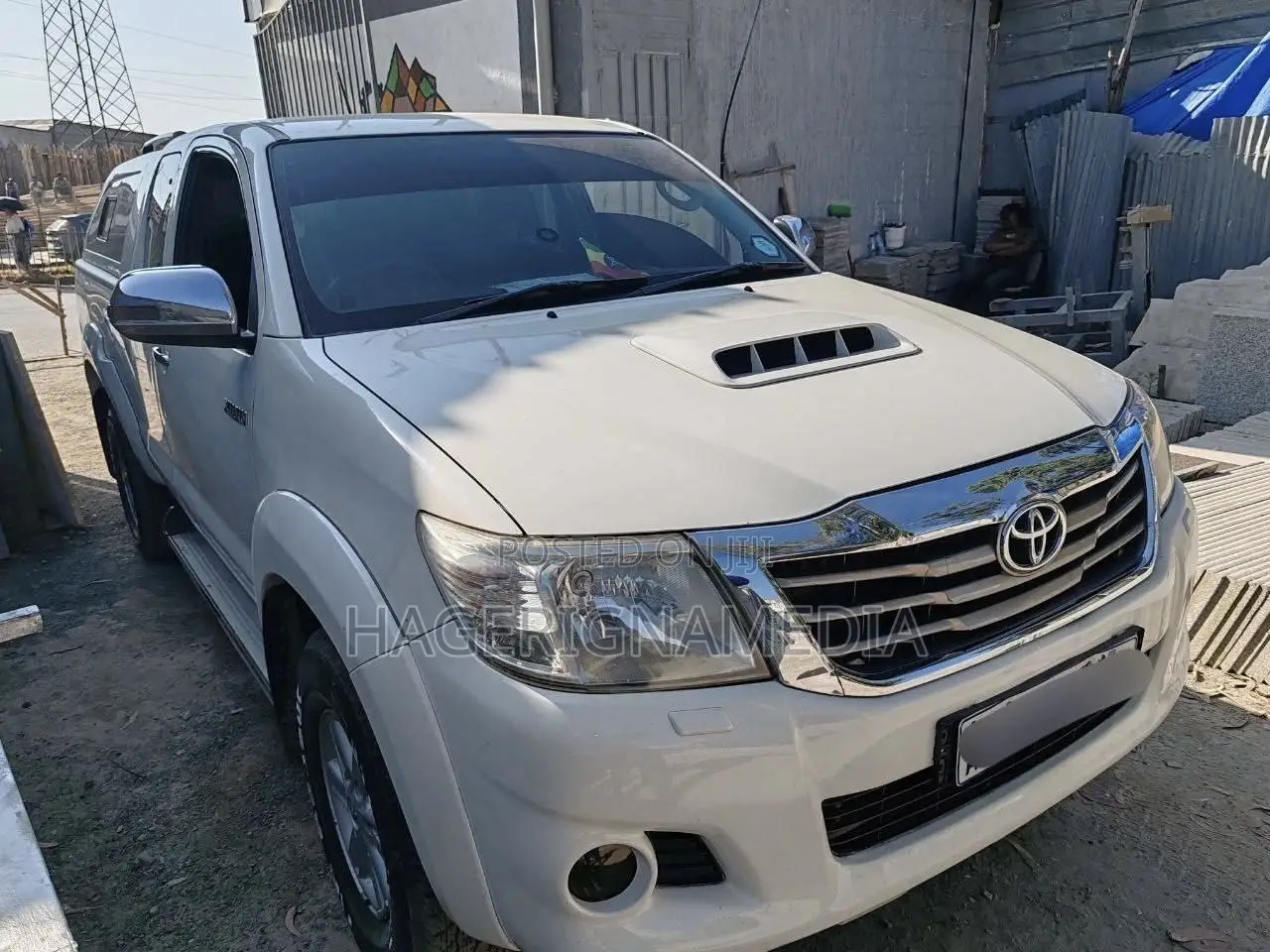 Toyota Hilux 2013 White