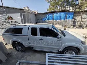 Toyota Hilux 2013 White